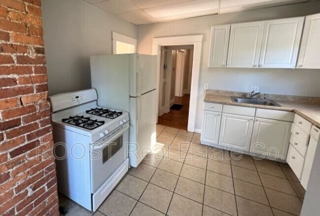 Photo - 372 E 13th Ave