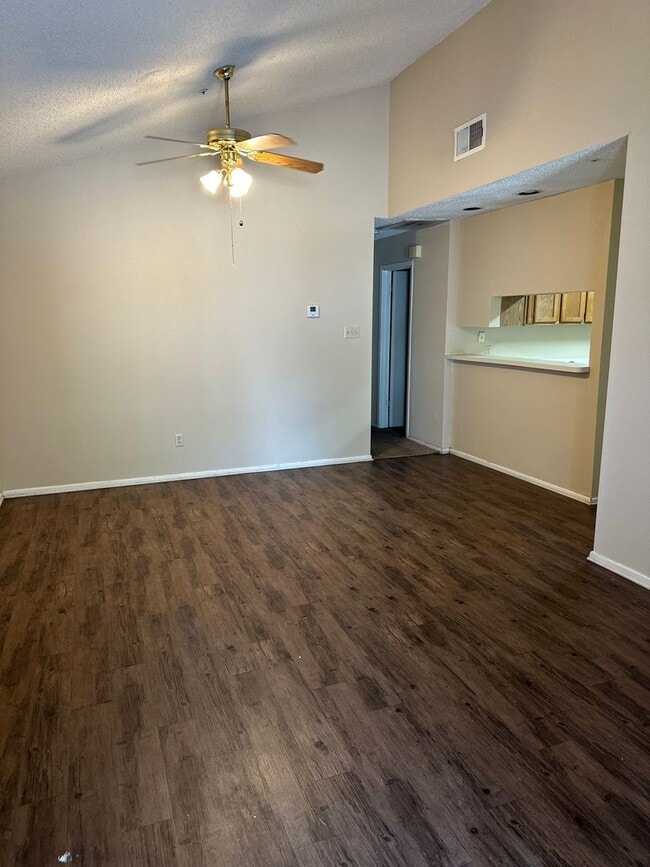 Photo - CONVENIENT TO MEDICAL CENTER AND USAA