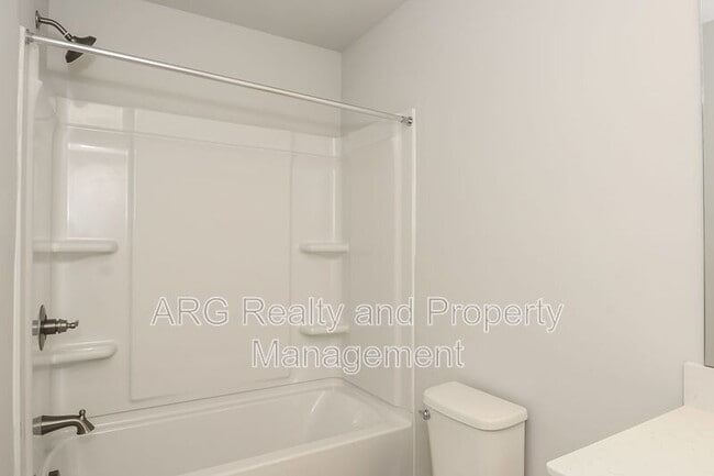 Photo - 17 Camellia Dr