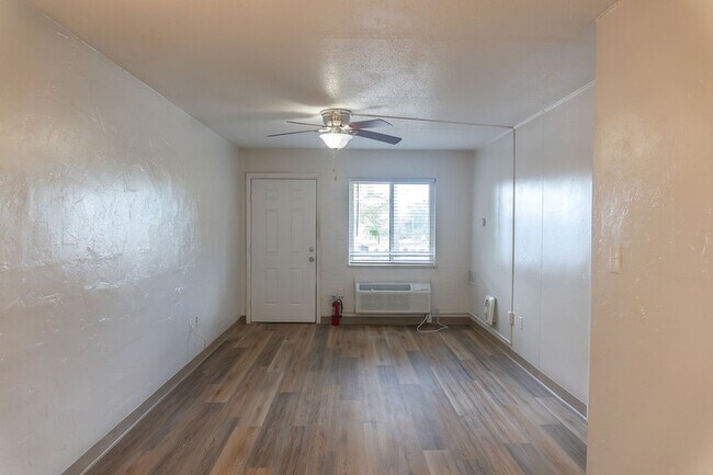 Photo - 2765 W Tharpe St