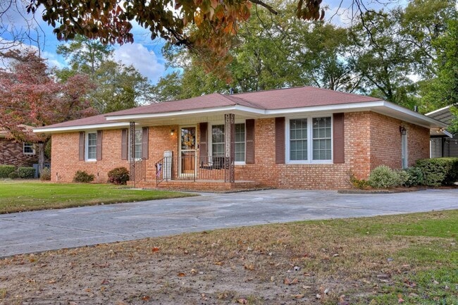 Building Photo - 3649 Lynnwood Dr