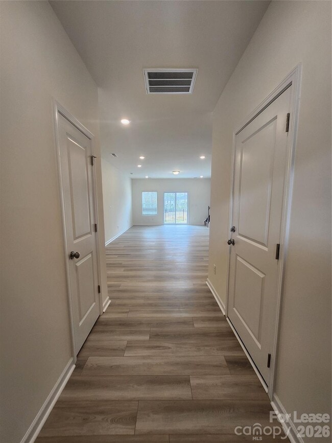 Photo - 7150 Bentz St