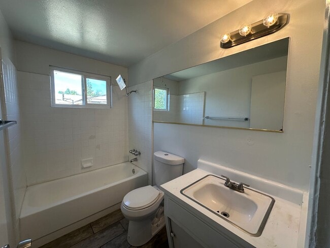 Photo - 1709 Evergreen Ave Unit #3
