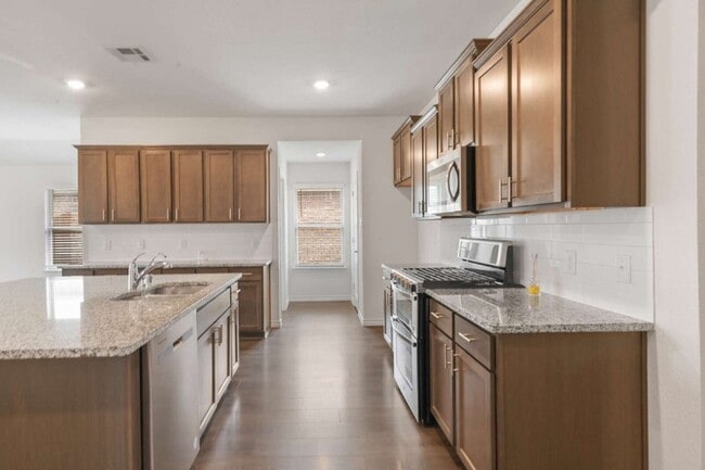 Photo - 503 Willow View Way