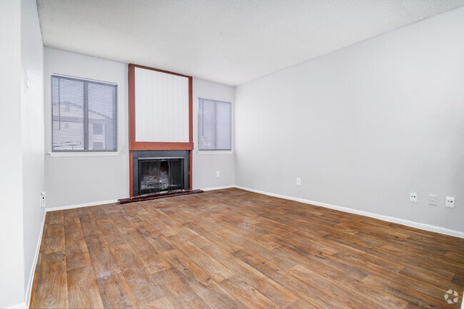 2BR, 2BA - 1174SF - Living Room