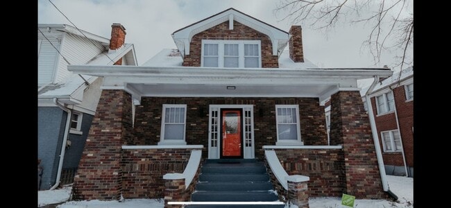 Building Photo - 637 S 44th St