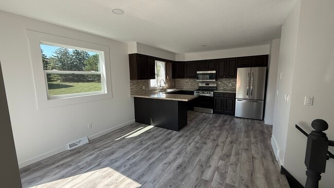 Photo - 2057 Eastcastle Dr SE