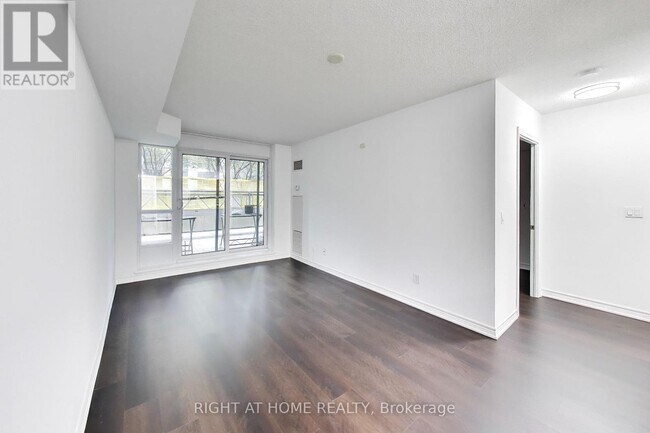 Photo - 761 Bay St. Unit 313