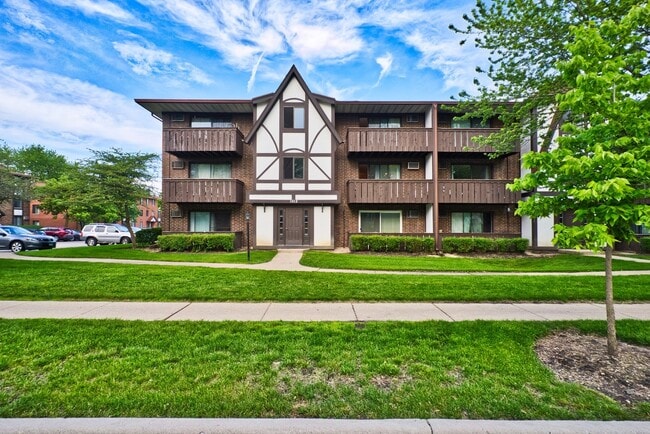 Building Photo - 1012 Centurion Ln Unit 8