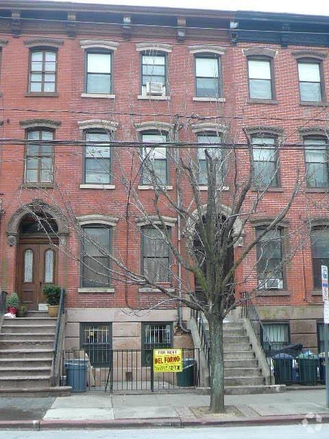 Building Photo - 169 Grand St Rental