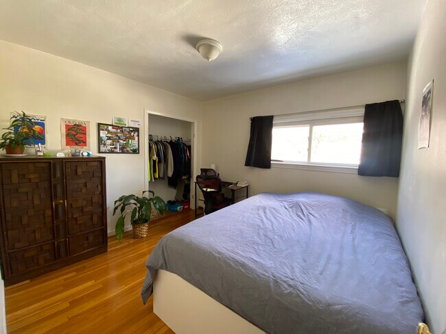 Photo - 19 Hunting St Unit 2