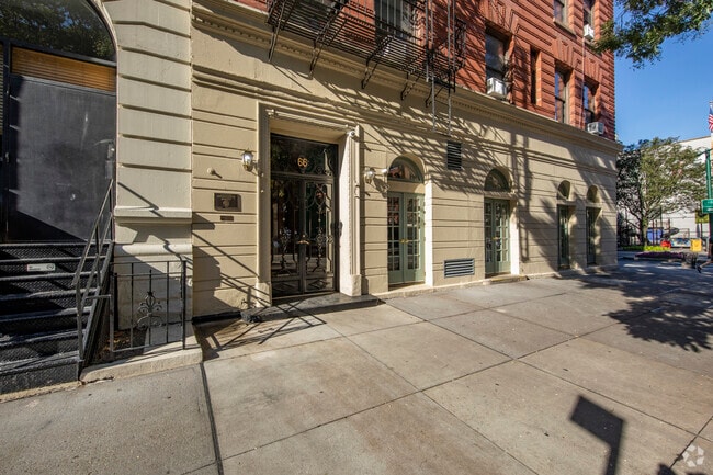 Photo - 66 W 77th St