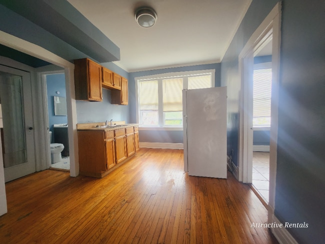 Photo - 1156 S Mason Ave Unidad D3