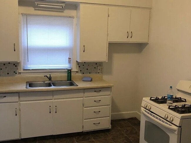 Photo - 429 Strong Ave