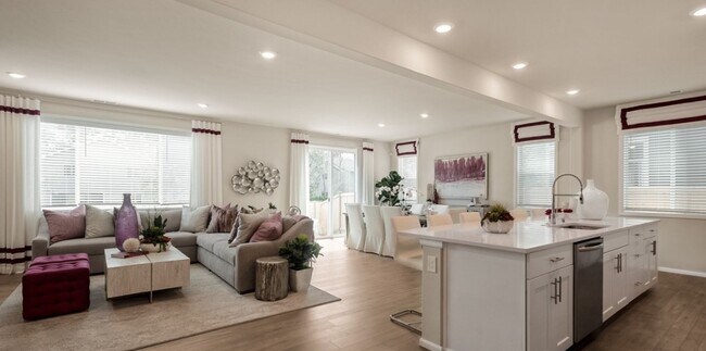 Photo - Spacious 5-bedroom, 3.5-bath in Tahoma Ridge Community