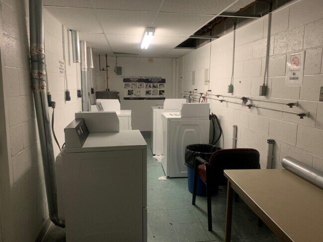 Photo - ALL UTILITIES INCLUDED! 2nd Floor 2 Bedroo... Unidad 4