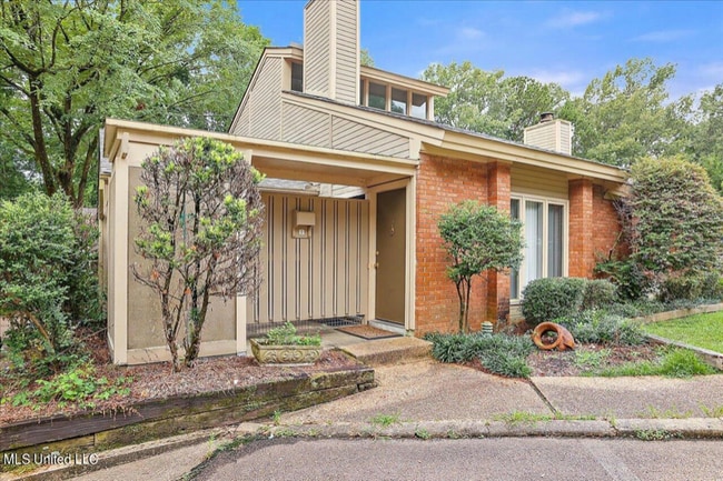 Photo - 200 Woodgreen Dr