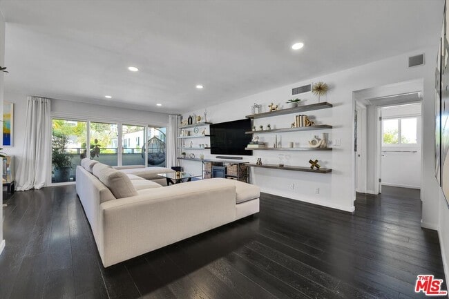 Photo - 7949 Selma Ave Unit 21