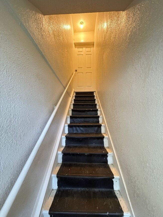 Photo - 107 W Wilkins St Unit #B