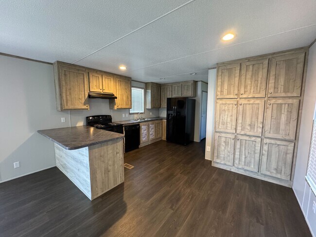 Photo - 112 Parma Ct