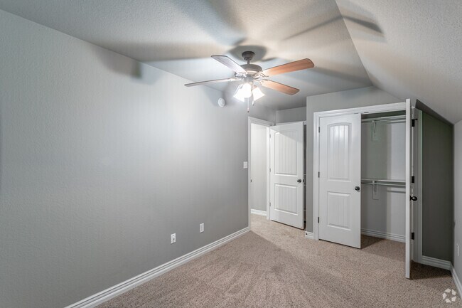 3BR, 2BA - 1300-1700 SF