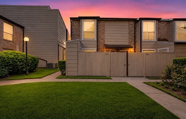 Photo - 2110 Wilcrest Dr Unit 105