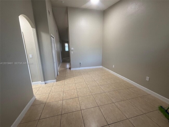 Photo - 1535 SE 26th St Unit 206