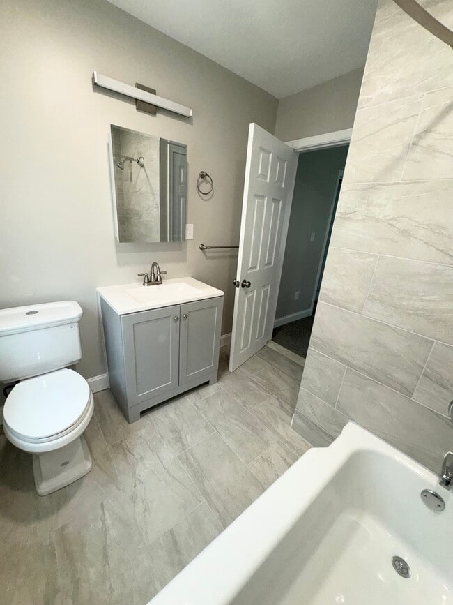Photo - 3333 Dolfield Ave