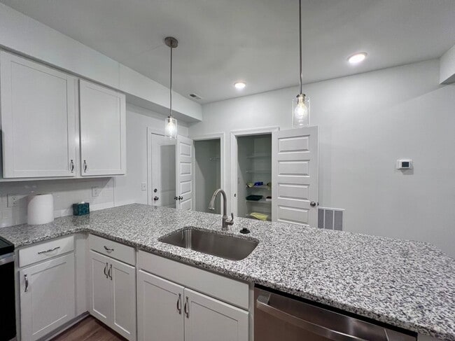 Photo - 406 Gaston Pk Ln Unit 100