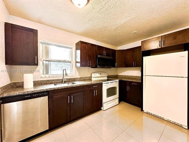 Photo - 525 NW 15th Terrace