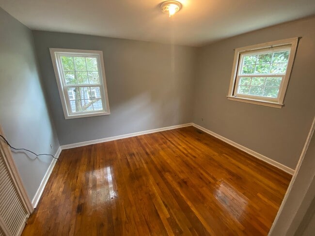 Photo - 2Br Hardwoods