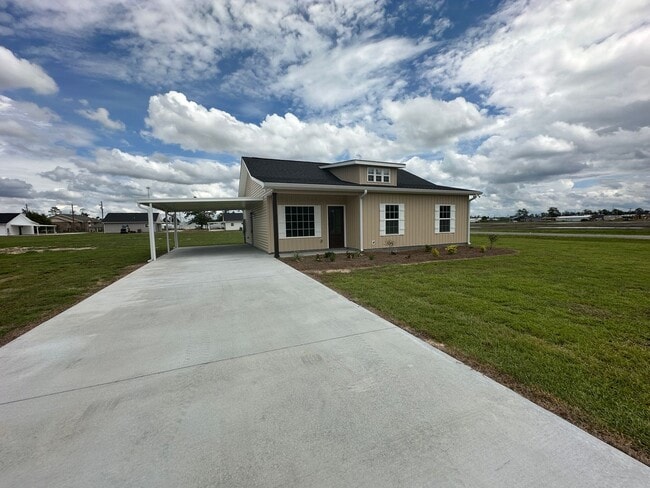 Building Photo - 3 Bed 2 Bath New Construction Home