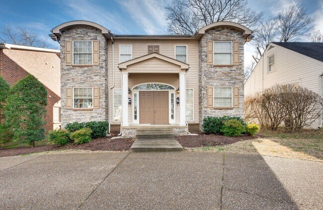 Photo - Awesome 2BE/2.5BA duplex Incredible location near Vanderbilt University!