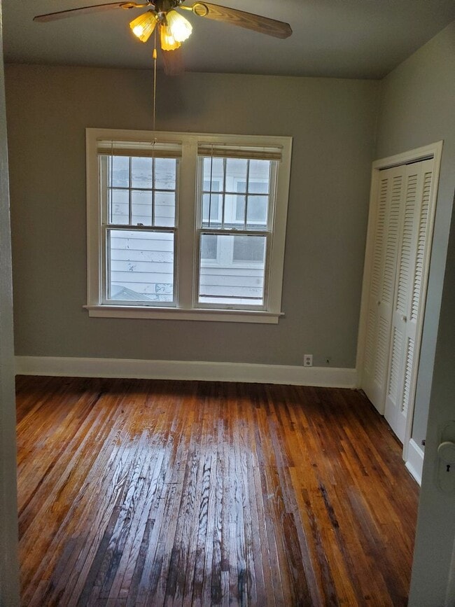 Photo - 2 Bed/ 1Bath/ Garage / Carport