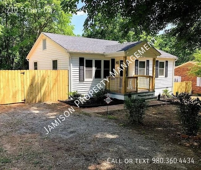 Building Photo - 710 Stowe Dr