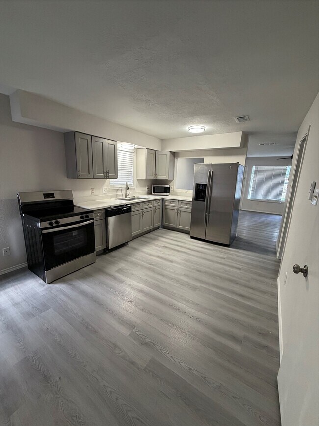 Photo - 6618 McCullum Rd