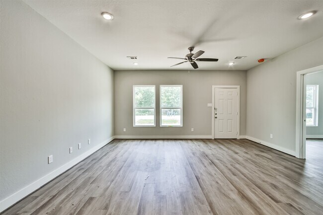 Photo - 440 Ave B