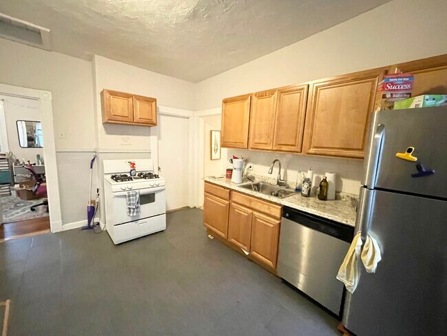 Photo - 10 Wave Ave Unit 3