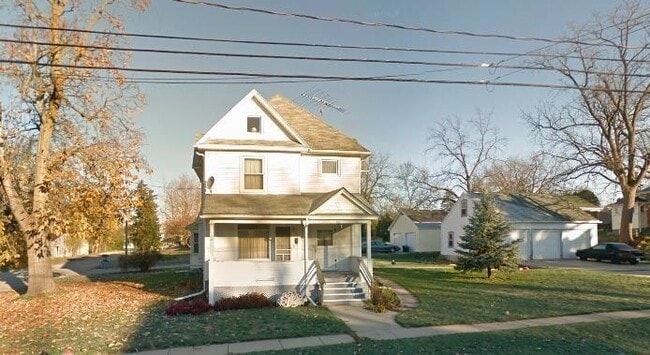 Photo - 206 Oak St