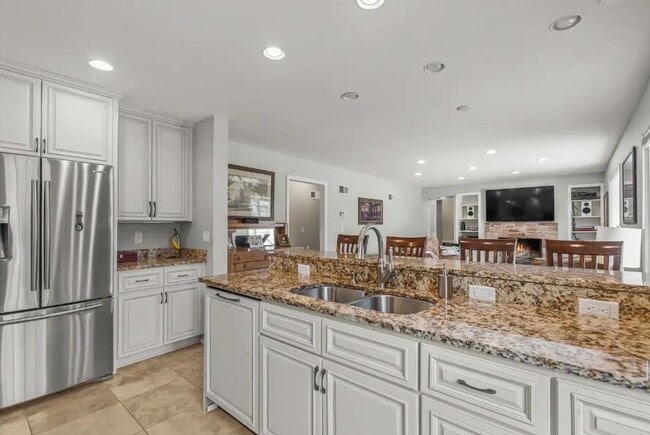 Photo - 3223 W Fleur De Lis Dr