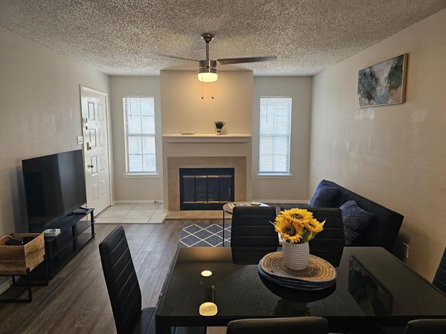 Photo - 1728 Crestpoint Dr