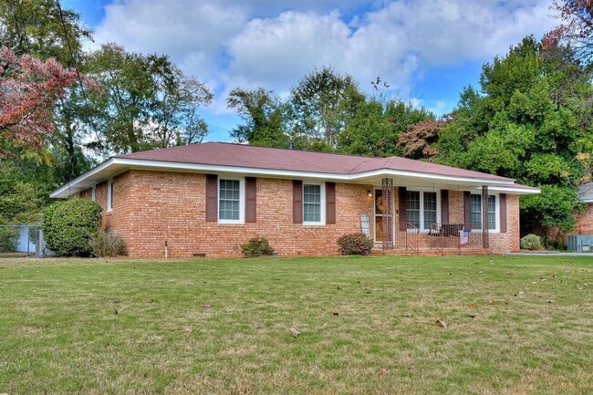 Photo - 3649 Lynnwood Dr