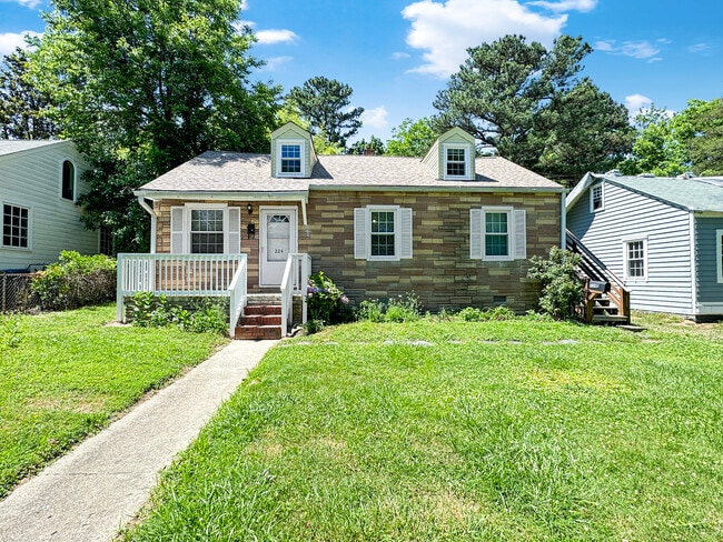 Front Elevation - 224 Virginia Ave Unit A