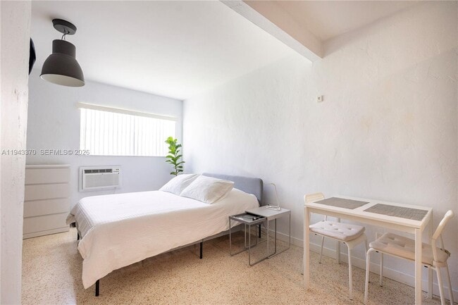 Photo - 2825 SW 3rd Ave Unit 1