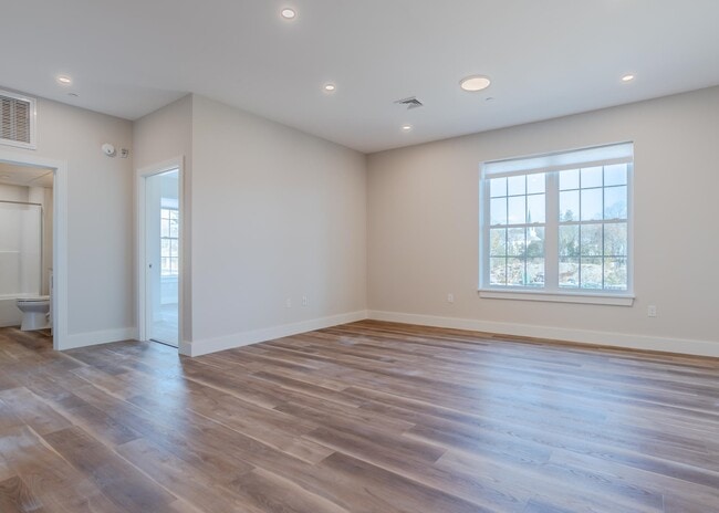 18 Sullivan St Unit 104