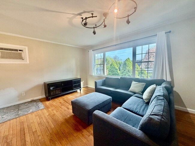 Photo - 51 Iroquois Rd