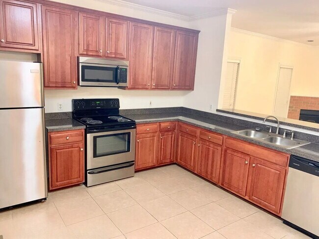Charming 2-Bedroom, 2.5-Bath Home on Ed Temple Blvd – Convenient Nashville Living!