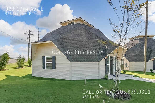 Photo - 923 17th Ave E