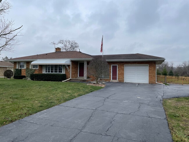 Building Photo - 31125 W Huron River Dr Rental