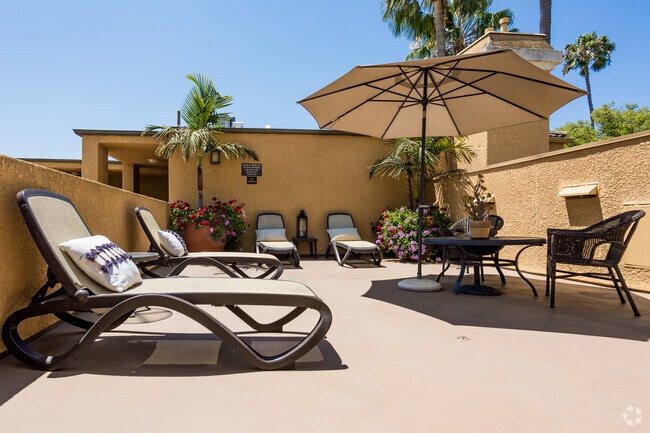 Sundeck - Metro Art West Hollywood Luxury Living